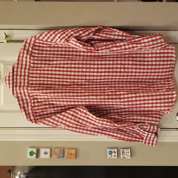 Button down - Picture 2 of 4